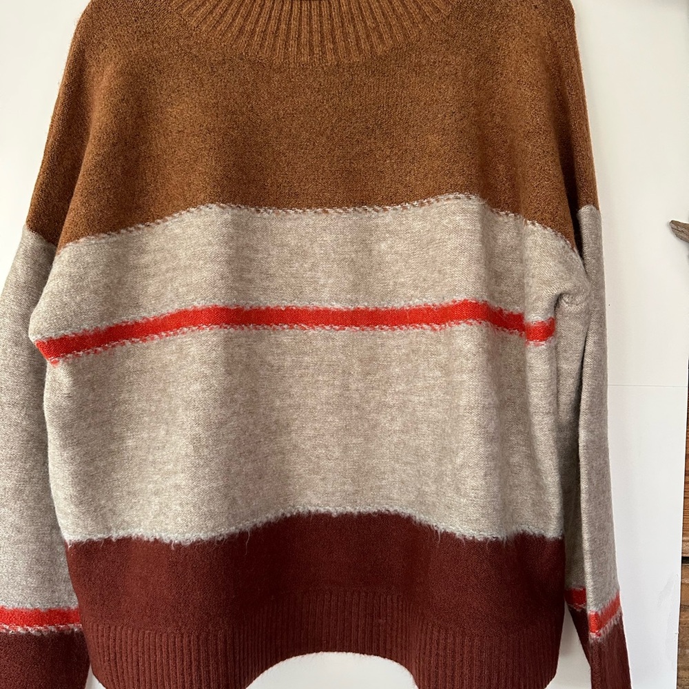 Universal Threads Sweater - image 5